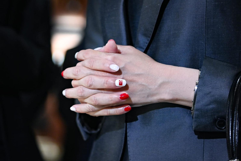 Japon prensesten anlamlı jest: Tırnağındaki detay dikkat çekti