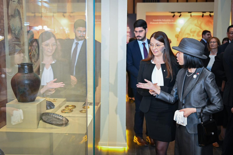 Japon prensesten anlamlı jest: Tırnağındaki detay dikkat çekti