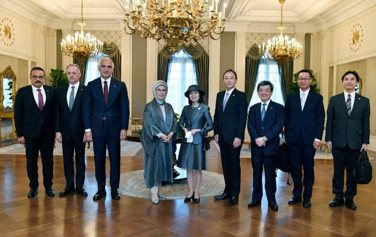 Emine Erdoğan, Japonya Altes Prensesi Mikasa ile bir araya geldi
