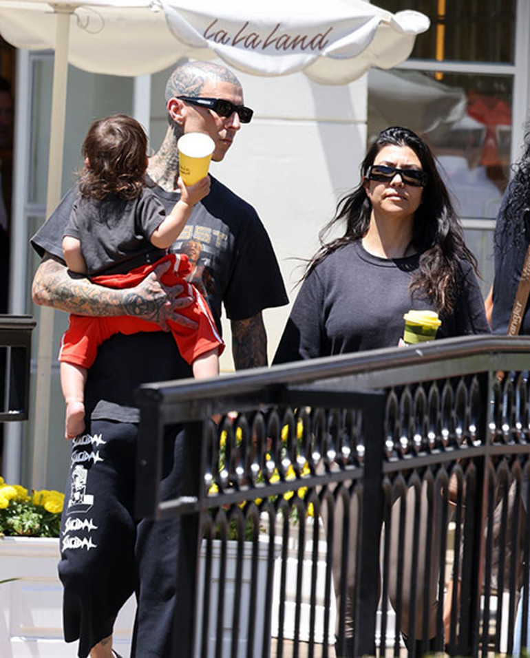 Aşklarının ilk meyvesi büyüdü...İkinci bebek için yanıp tutuşuyorlar... Eski usul durmadan çabalıyoruz