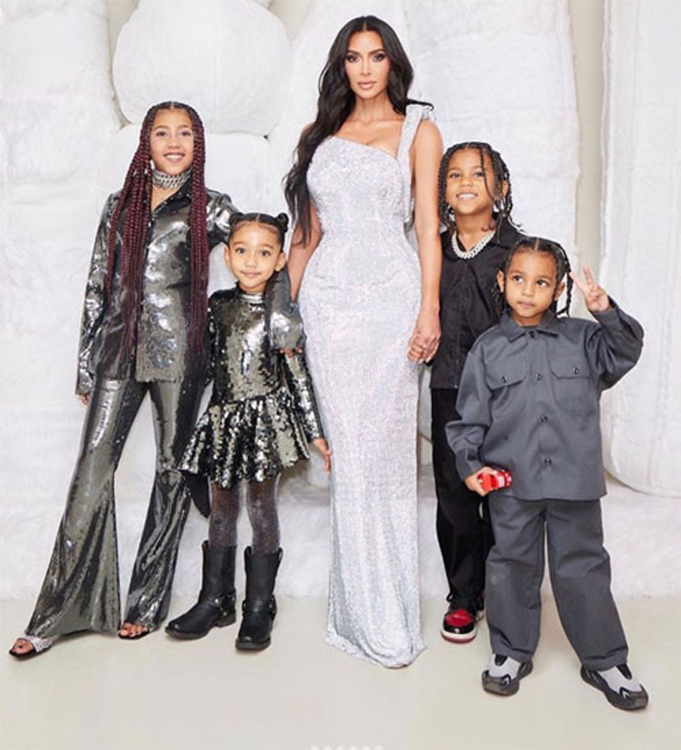 Aşklarının ilk meyvesi büyüdü...İkinci bebek için yanıp tutuşuyorlar... Eski usul durmadan çabalıyoruz