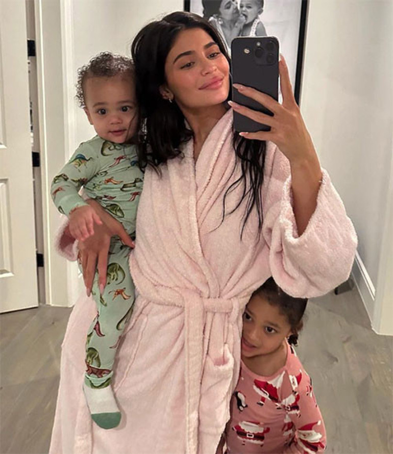 Aşklarının ilk meyvesi büyüdü...İkinci bebek için yanıp tutuşuyorlar... Eski usul durmadan çabalıyoruz