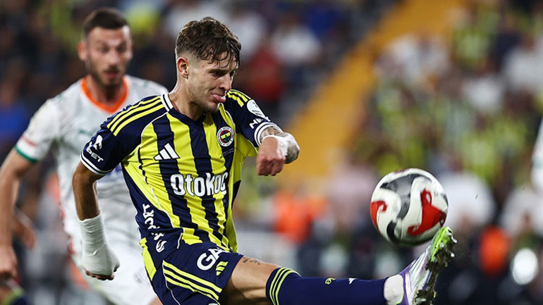 Sebastian Szymanski, kenara gelirken yuhalandı
