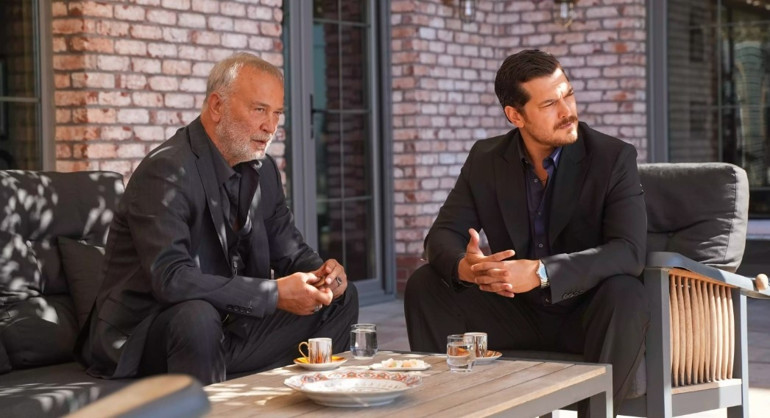 Eşref Rüyadan muhteşem sezon açılışı... Nisanı yıkan haber
