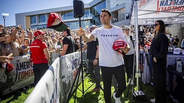 Charlie Kirk paylaşımları komedi şovunu iptal ettirdi