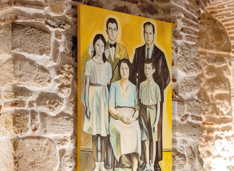 İz İle Düş Arasında Bİr Yer