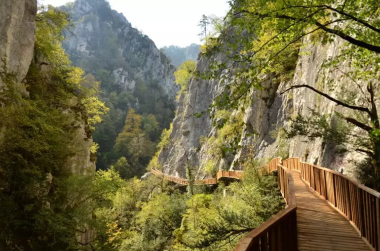 Sonbaharda ruhu dinlendiren kanyon rotaları