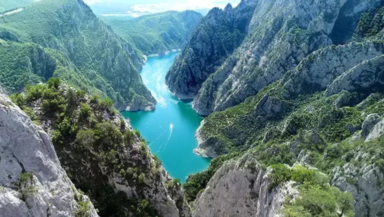 Sonbaharda ruhu dinlendiren kanyon rotaları