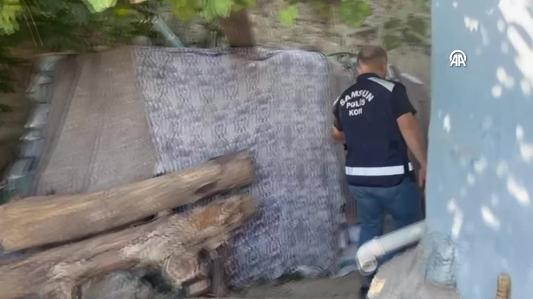 Bahçede açılan derin tünelin girişi