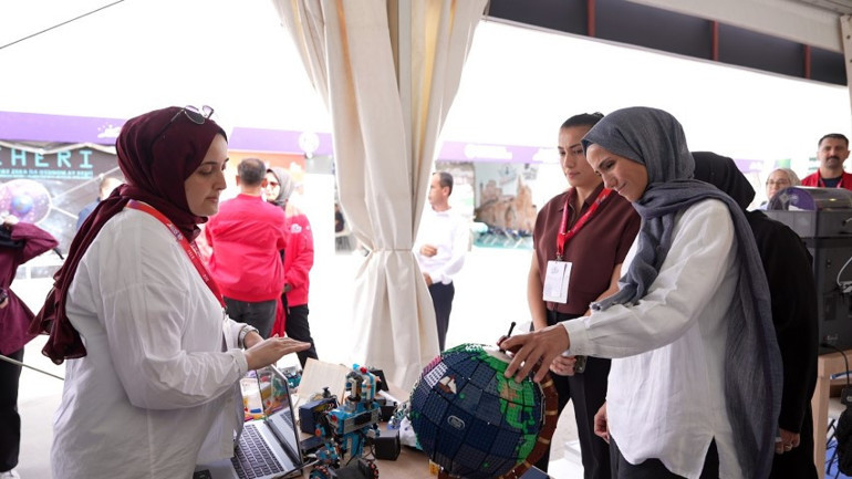 Engelliler Sarayı öğrencileri tarafından geliştirilen robotlar