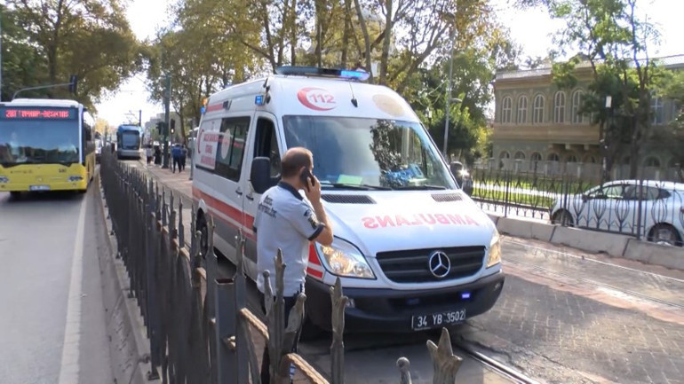 Tophane tramvay durağı