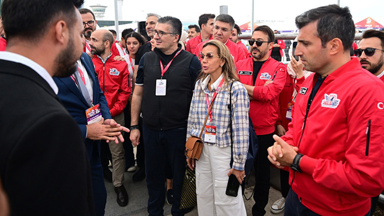 Selçuk Bayraktar’dan TEKNOFEST’te CNN Türk’e özel açıklamalar... Türkiye için en büyük tehdit sorusuna yanıt