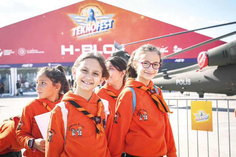 TEKNOFEST İstanbul’da gözler ve ayaklar havada