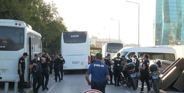 Tunç Soyer mahkeme salonunda