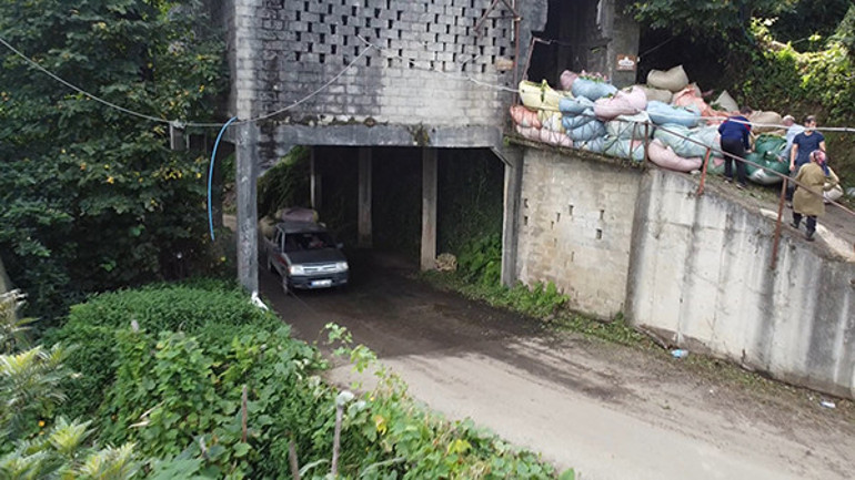 Rizede arazi bulamayınca köylüler harekete geçti Bu enteresan yapı dikkat çekiyor | Rizeli zekası diyorlar