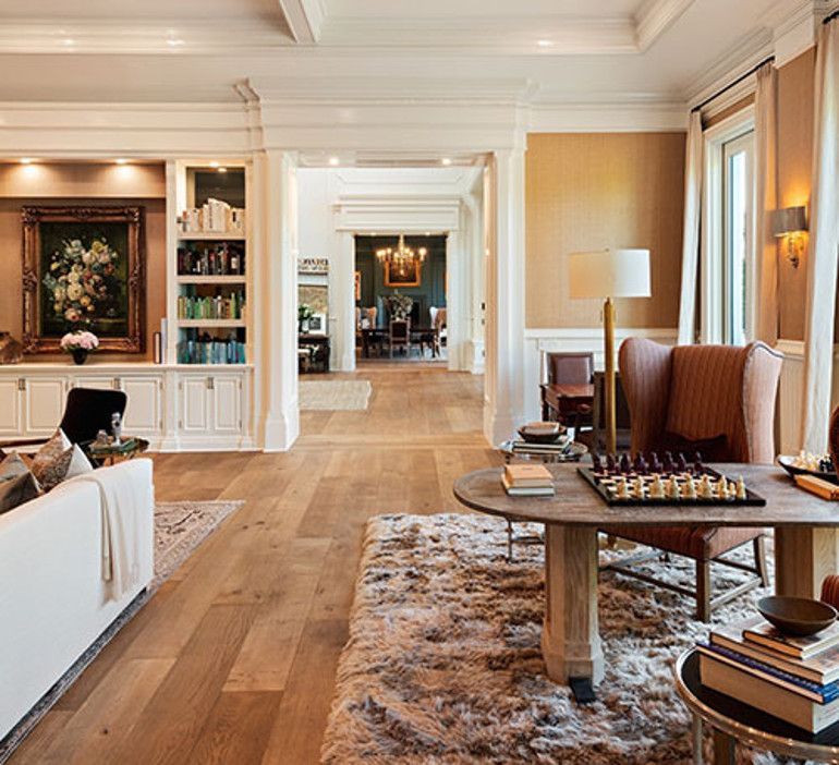 Yeni sahibine bir yeryüzü cenneti vaad ediyor... Bedava verseler yine de kimse istemiyor... Uğursuz ev ünlü çiftin kabusu oldu