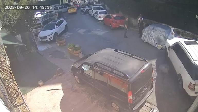 Kaza anı güvenlik kamerasına yansıdı