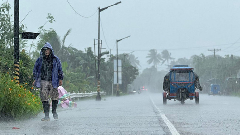 Filipinlerde önce muson yağmurları, ardından tayfunlar etkili oldu: 100 bin kişi etkilendi