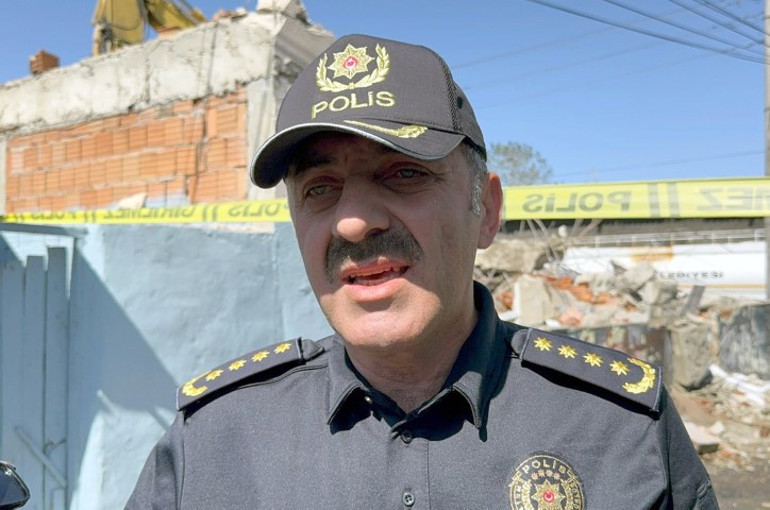 Sosyal medyanın konuştuğu belalı mahallede dönüşüm başladı Ekskavatörlerle girildi... Emniyet müdürü net konuştu: Hepsini yıkacağız