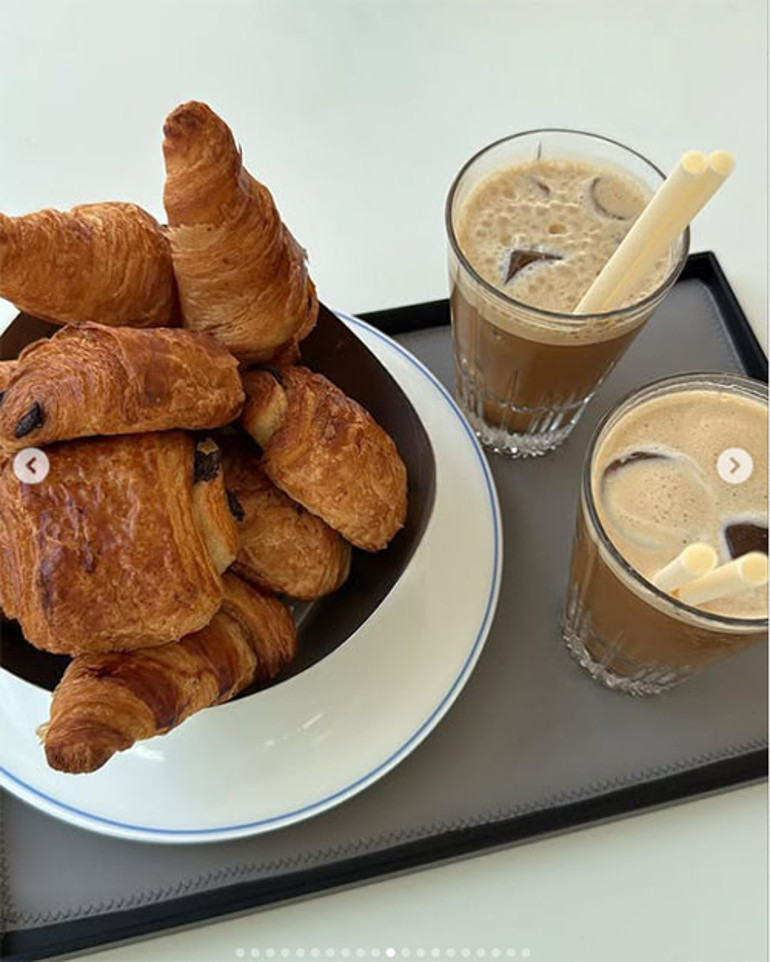 Sonunda onu da baştan çıkardılar... Babam zaten çok zengin... Yaşlı kocamla parası için değil aşkımdan evlendim