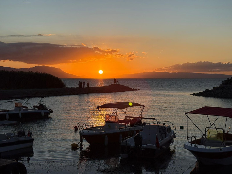 İznik Gölü'nde fotoğraf çekenler