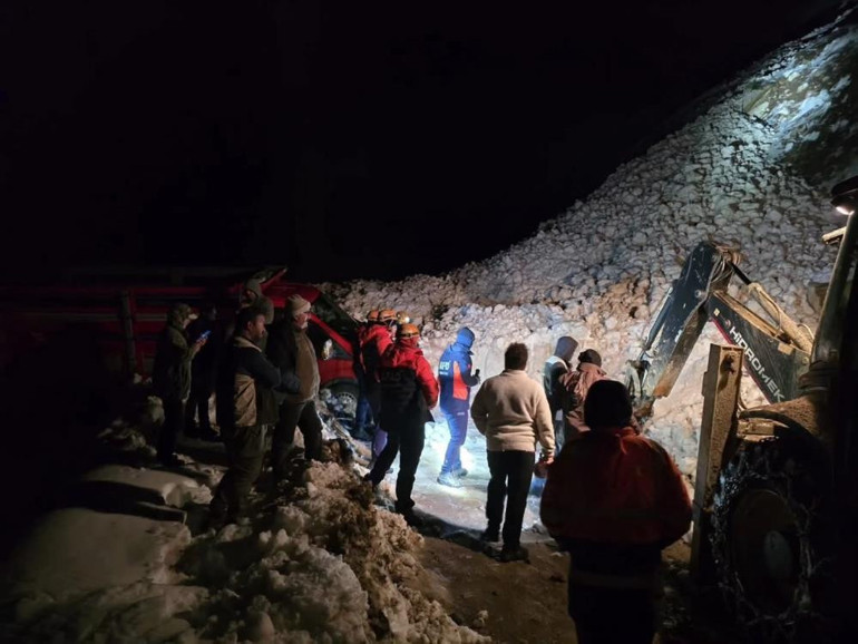 Rize'de çığ sonrası kurtarma çalışmaları