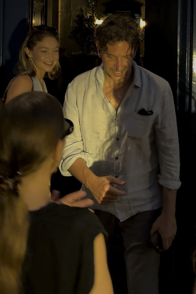 Ortada ne nişan var ne düğün… Ünlü çift yine de çok mutlu… ‘Evliliğe gerek yok, bizim geleceğimiz birlikte yazıldı’