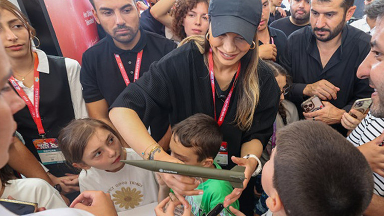 TEKNOFESTte Demirören standına yoğun ilgi