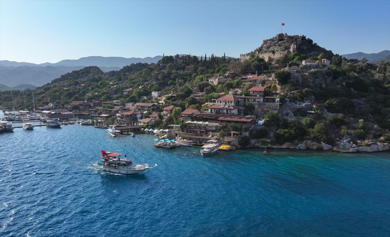 Akdeniz’in berrak sularında bir yolculuk: Kekova