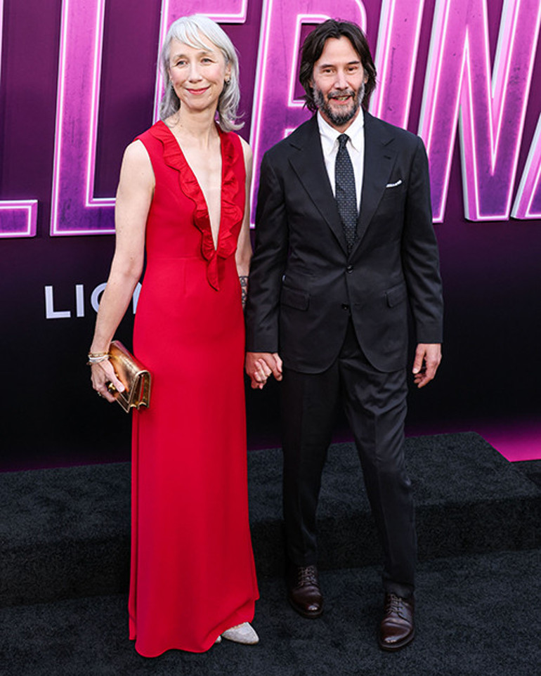  Merak etmeyin, ben hala bekarım