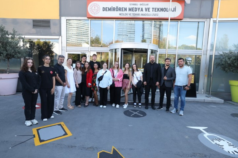 Almanya’dan gelen öğrenciler Demirören Medya Lisesini ziyaret etti