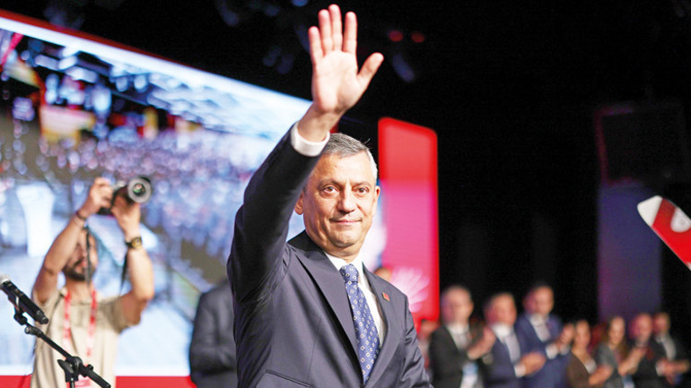 CHP İstanbul’da olağandışı bir kongre