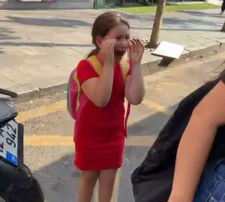 İETT otobüsünde karekod kavgası | Yolcu ile şoför birbirine girdi, küçük kız gözyaşlarına boğuldu