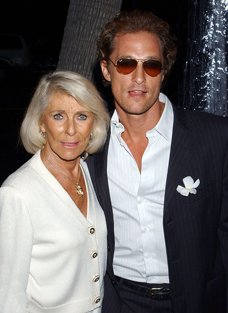 Babam annemle birlikte olduktan sonra kalp krizinden öldü... İşte ben o gün gerçekten bir yetişkine dönüştüm