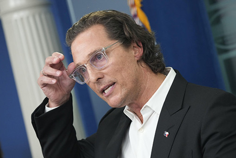 Babam annemle birlikte olduktan sonra kalp krizinden öldü... İşte ben o gün gerçekten bir yetişkine dönüştüm