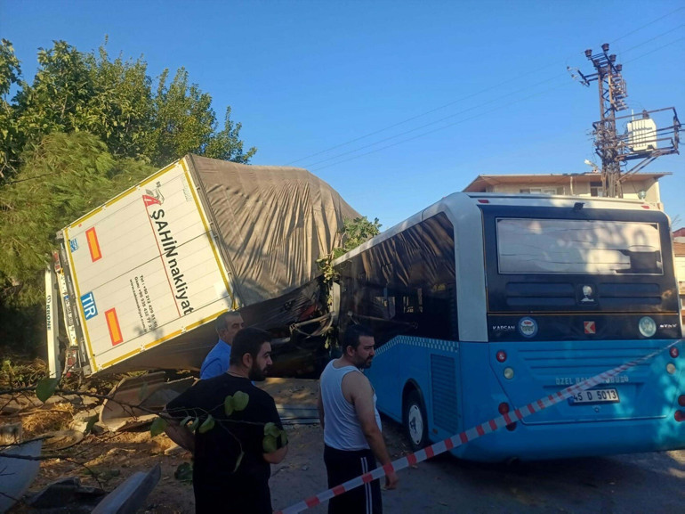 Kaza sonrası olay yerinden genel görünüm