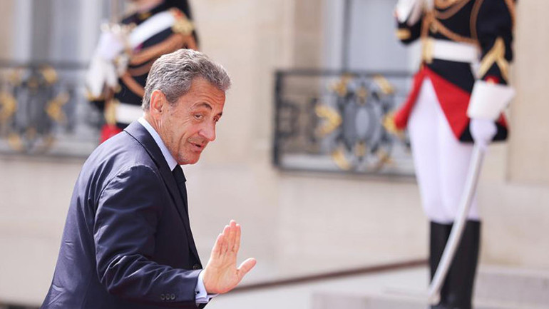 Fransanın eski lideri Sarkozy, suç örgütü kurmaktan mahkum edildi