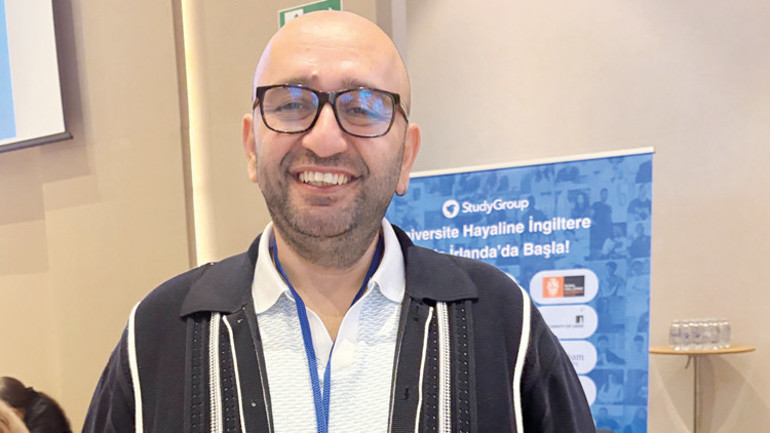 İngiltere üniversitelerinde eğitim alan öğrenciler
