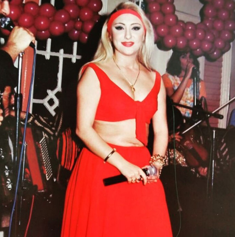 Şarkıcı Güllü 52 yaşında hayatını kaybetti... Acı haberi oğlu duyurdu