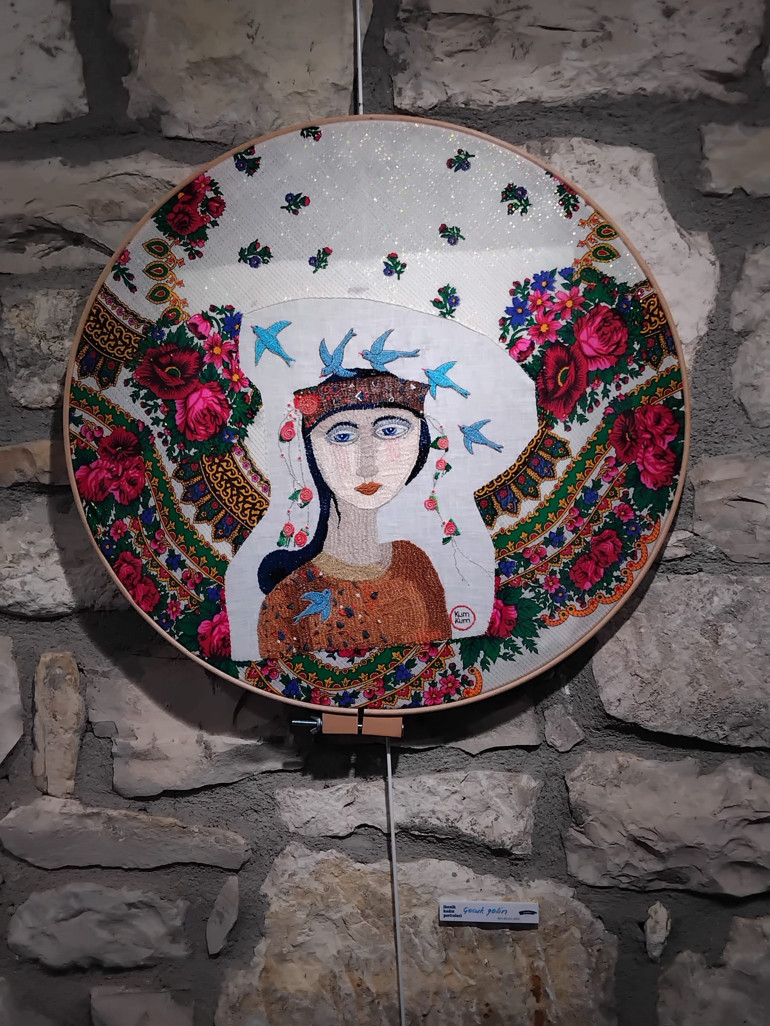 Nakış kasnağında ‘ikonik kadınlar’