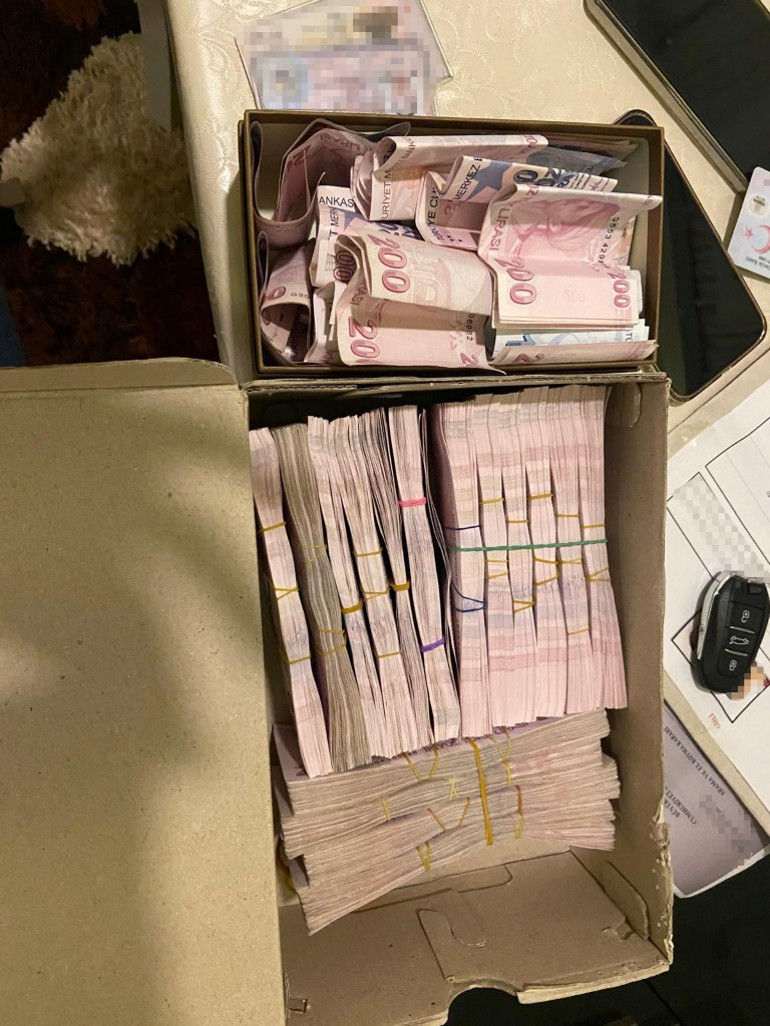 Sanatçı Nalan Höke Turanı dolandırdığı iddia edilen 12 şüpheli yakalandı