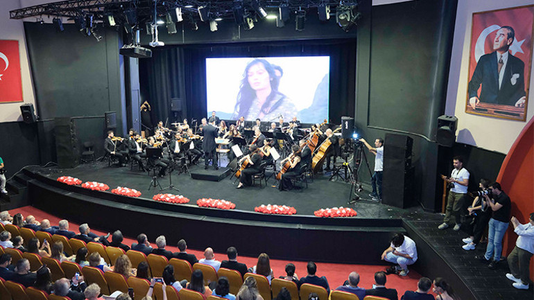 Altın Koza Onur Ödülleri Aslantuğ ve Orhonsay’ın