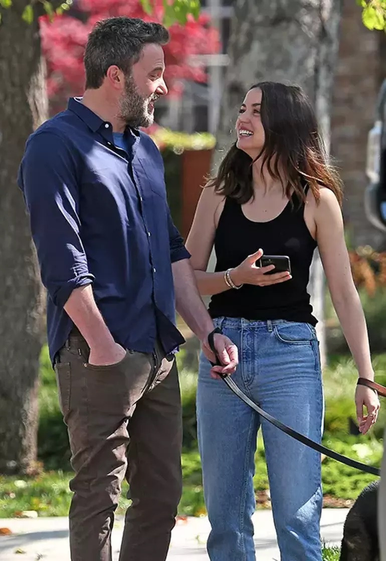  Söyle senden uzak dursun