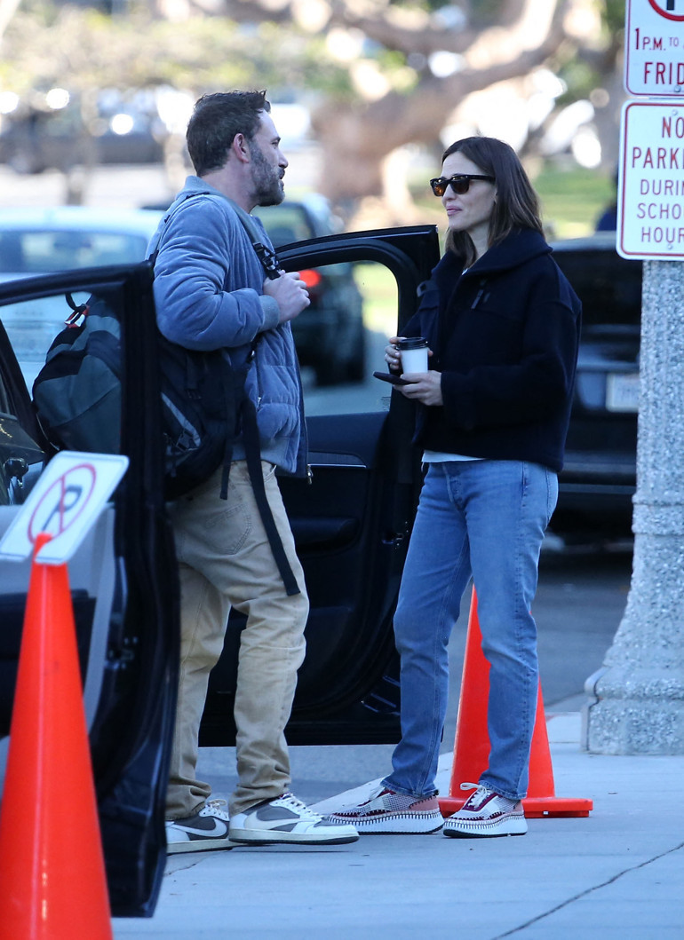  Söyle senden uzak dursun