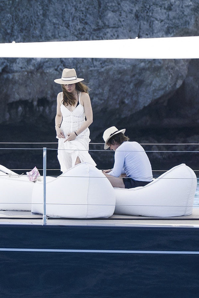  Söyle senden uzak dursun