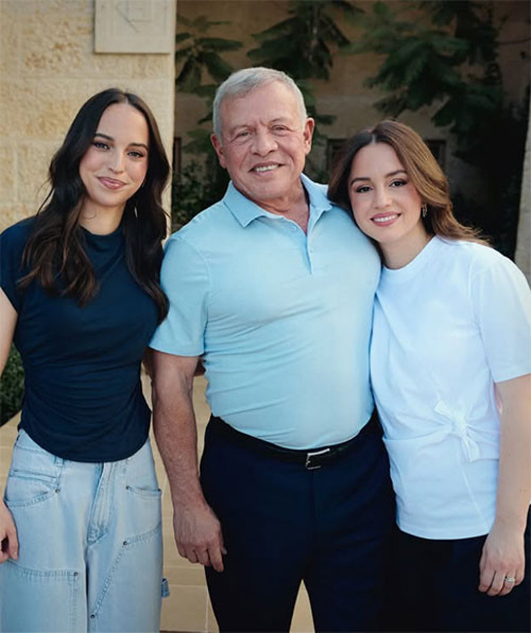 Hiç gelin görümce kavgası yapmamışlar... İyi ki doğdunuz canım kardeşlerim