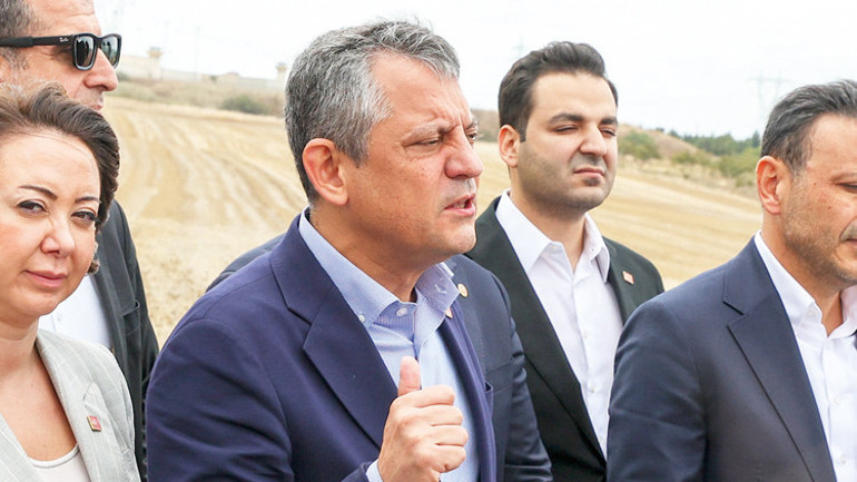 CHP İstanbul’da iki başkan