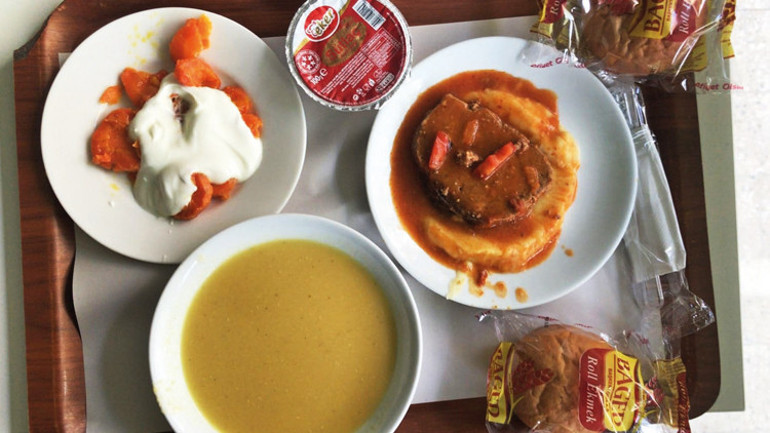 Üniversite yemekhanelerinde artan yemek fiyatları