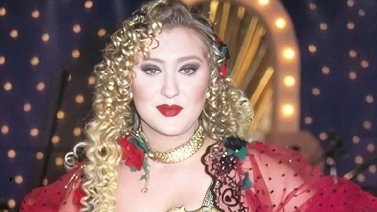 Arabeskin kraliçesi Güllüye veda