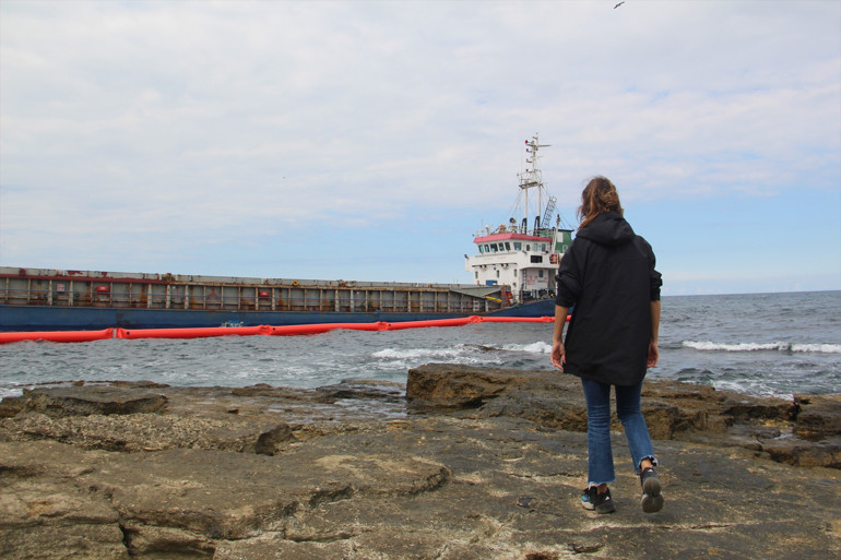Karaya oturan gemi kurtarılmayı bekliyor Yakıt transferi bir an önce yapılmalı uyarısı